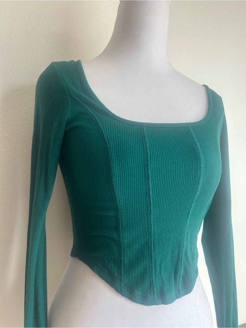 Bozzolo Emerald Green Ribbed Square-Neck Long Sleeve Crop Top - Picture 3 of 8